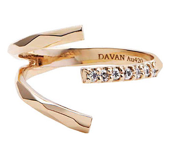 Tiny Tri Embrace Dia Ring