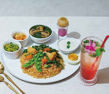 ［SET MENU］初夏限定フレッシュガーデンベジタブルビリヤニプレート（DIYA特製モクテルペアリング）