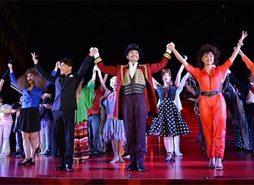 宮本亜門プロデュースによる 2 夜連続のオープニングショー!