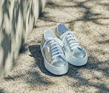 メタリックキャンバス スニーカー(シルバー)