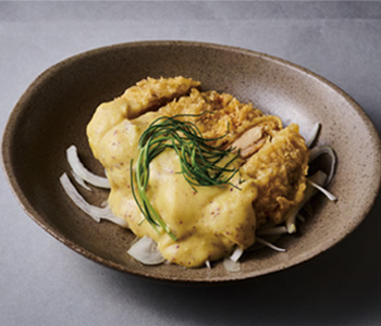 鶏もも天ぷら さつま芋クリームソース