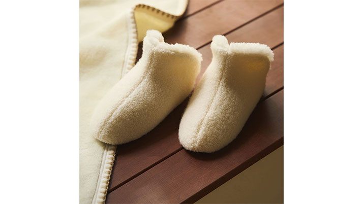 「リサイクルウールスリッパ」