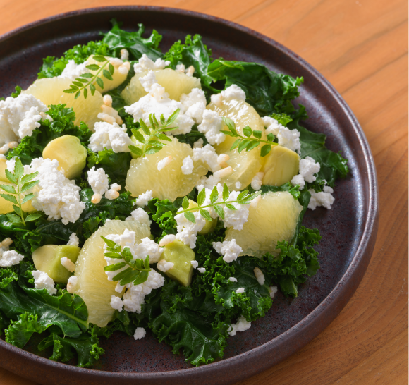 ケールとアボカドの柑橘サラダ